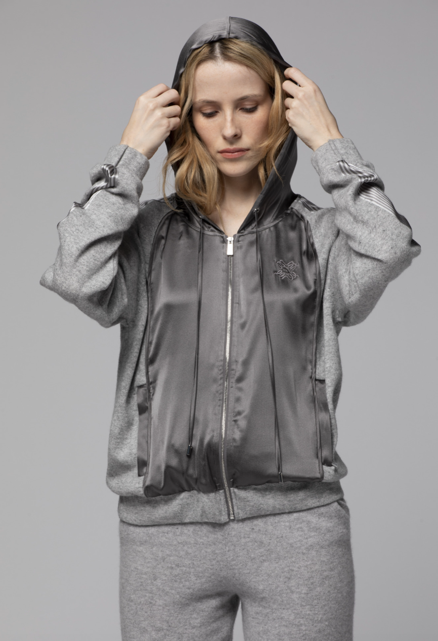 GILET A CAPUCHE EN MAILLE ET SOIE - MAX&MOI